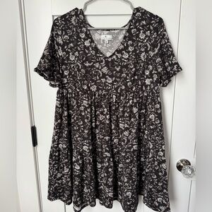 True Craft Black and White Floral Dress size medium